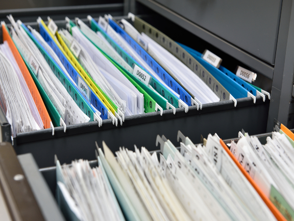 ¿Cómo organizar los archivos de tu oficina?